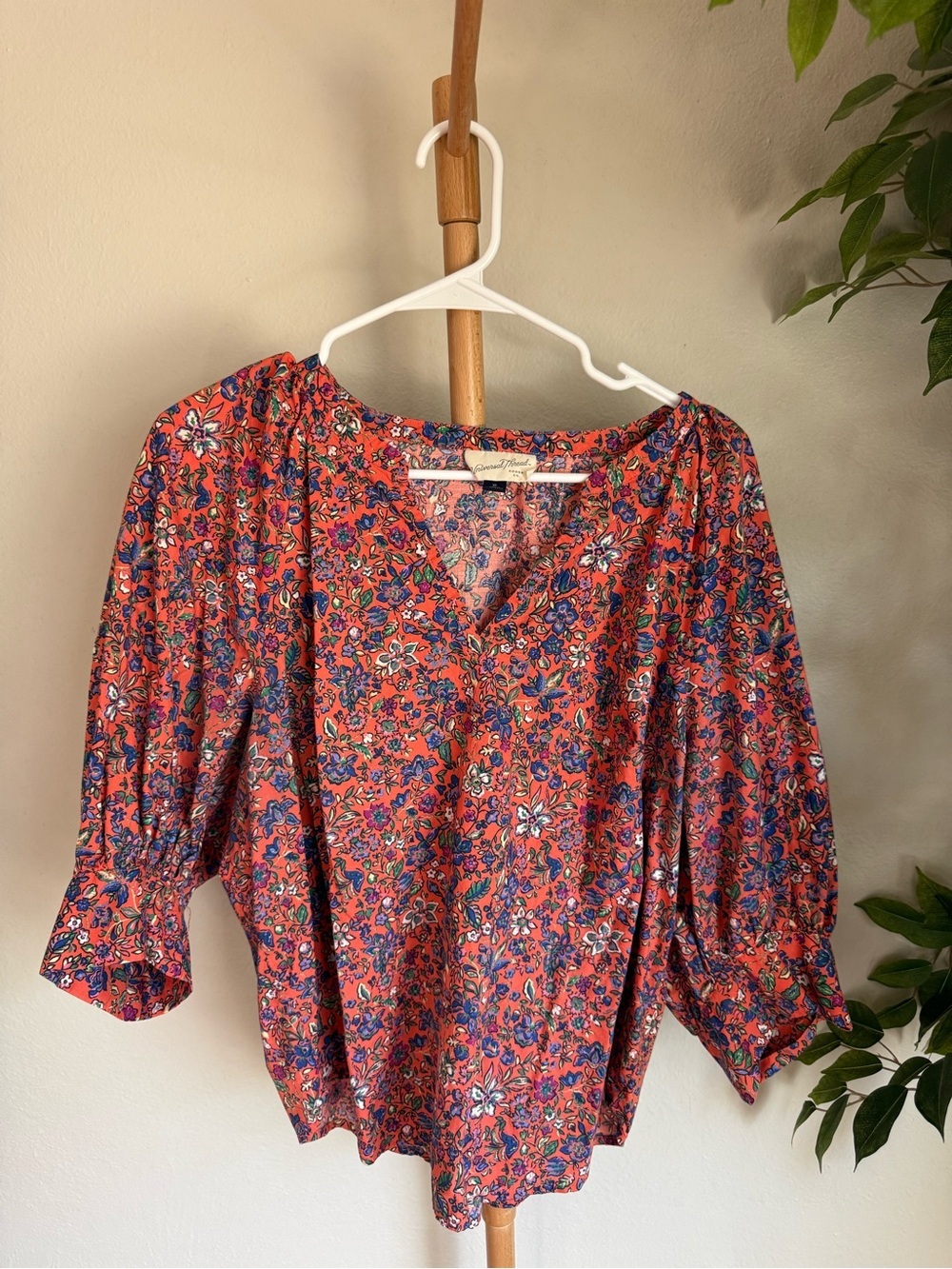Universal Threads Orange Floral Patterned Balloon Sleeves V-Neck Blouse Size XL